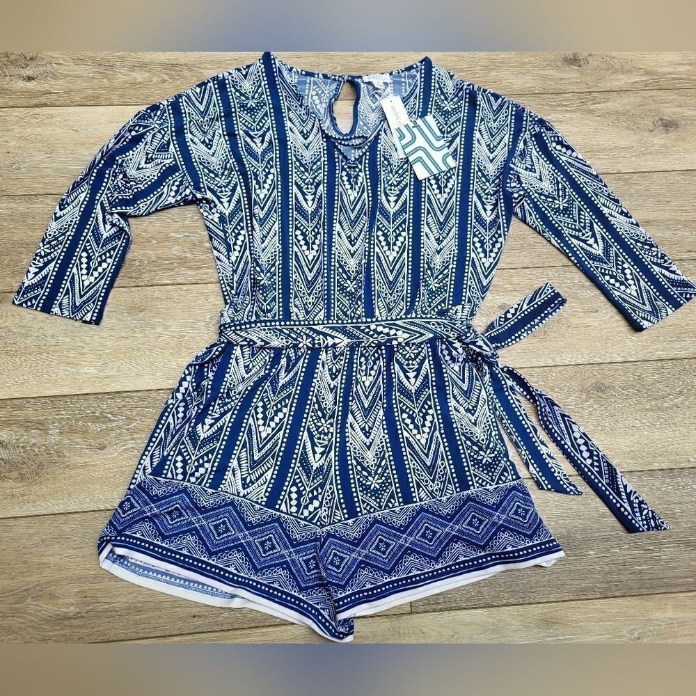 Nwt Market & Spruce romper half sleeve, tie waist v neck with lacing small